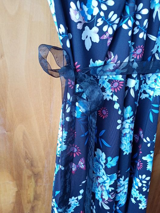 Sukienka w kwiaty L 40