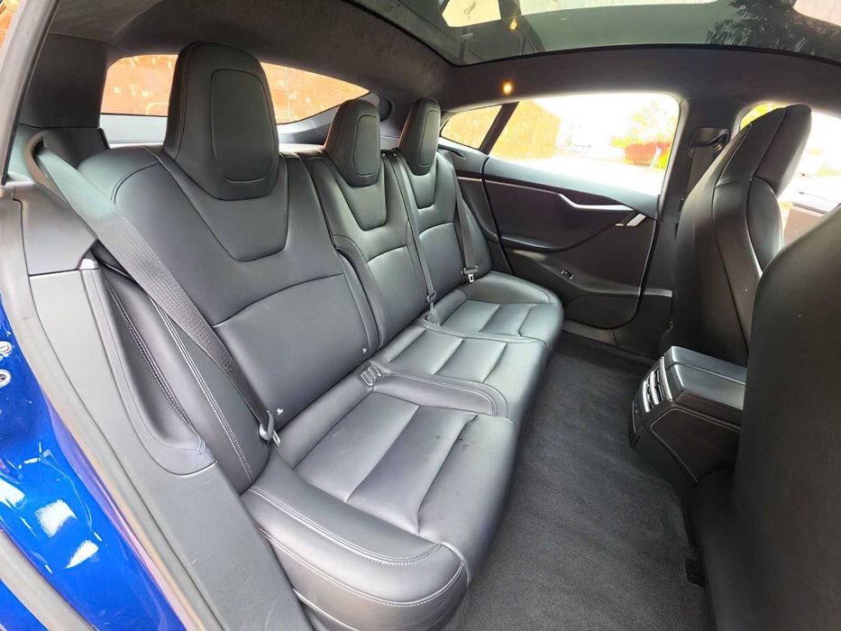 Tesla Model S 100D      2018