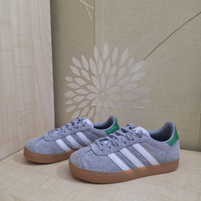 Дитячі кросівки Adidas Gazelle оригінал розмір 30