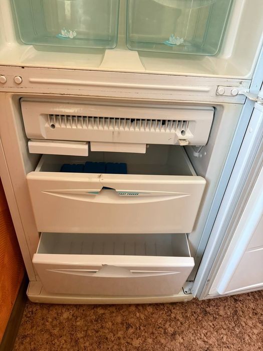 Хололильник Stinol модель RF NF 345A.