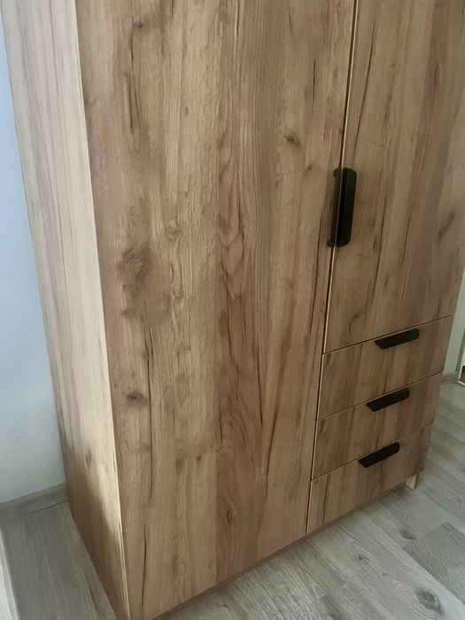 Szafa 2 drzwi JYSK 96 x 176 plus nadstawka dąb dziki