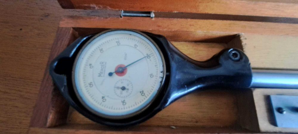 Medidor de Profundidade com Relógio Comparador