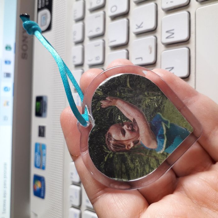 Porta fotografias coração em acrílico