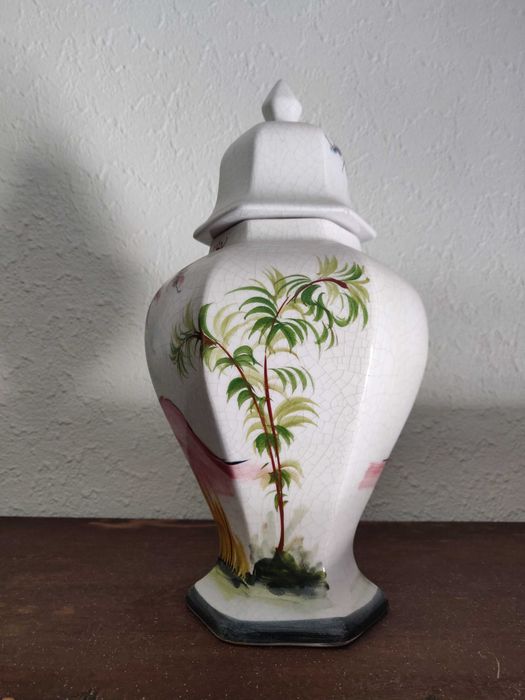 Vasos antigos muito bonitos