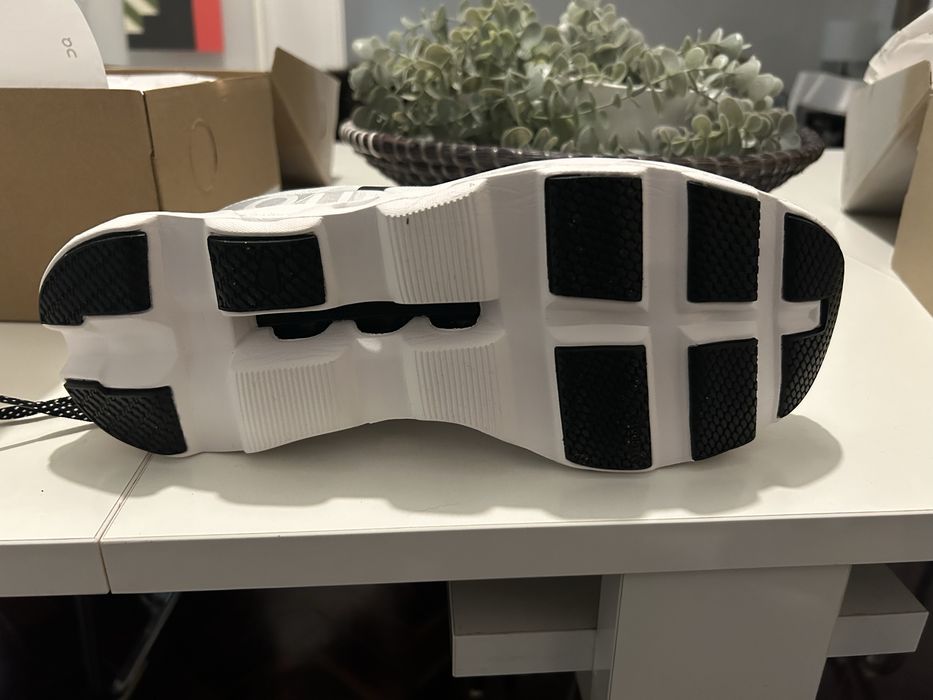 On running - Cloudmonster 42430093225753333764