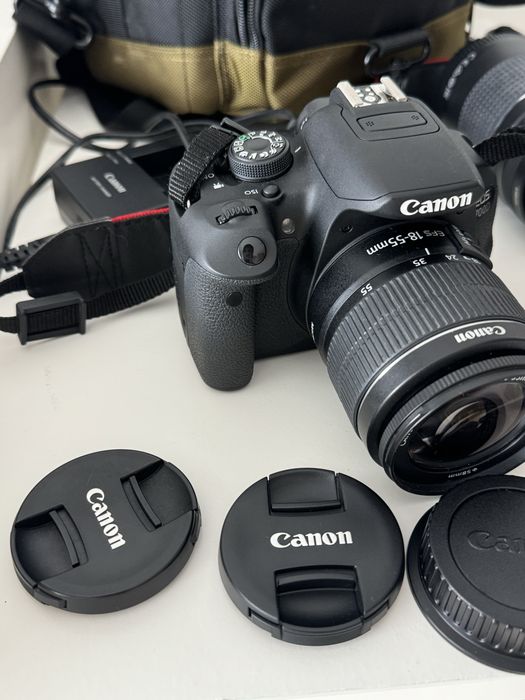 Canon EOS 700D + Lentes 18-55mm e 75-300mm + Acessórios