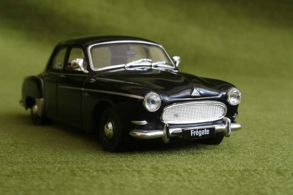 Renault Fregate 1959 model 1/43