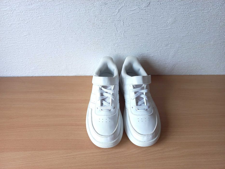 Кросівки Adidas 30 р. устілка 19 см.