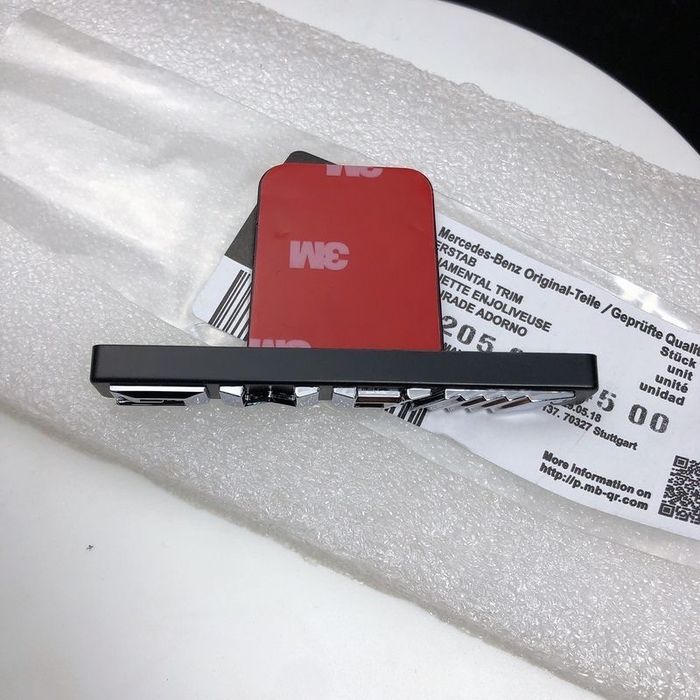 Шильдик AMG в решітку GT Mercedes-Benz гриль