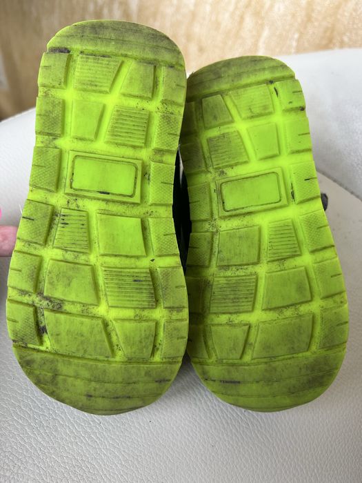 Дитячі кросівки