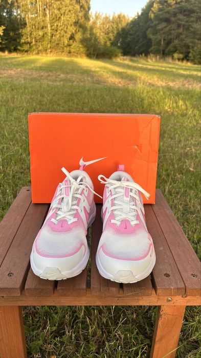 Nike Cosmic Runner (GS) R. 40 / 25 cm – Biało-Różowe – Stan Idealny!