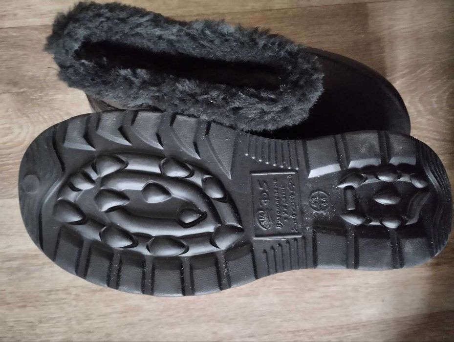 галоши черные                         .