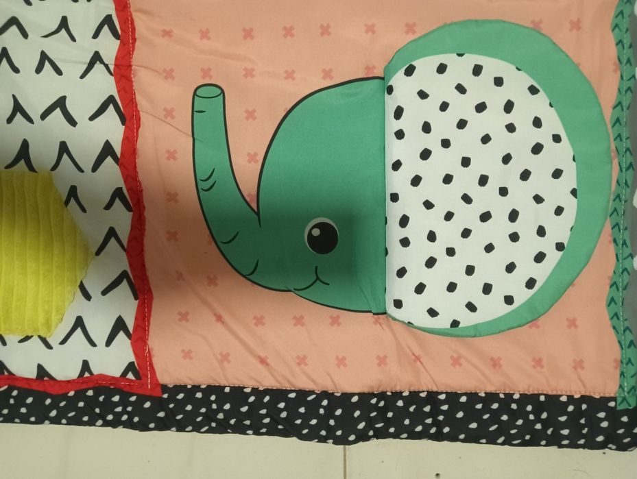 Tapete de atividades bebé