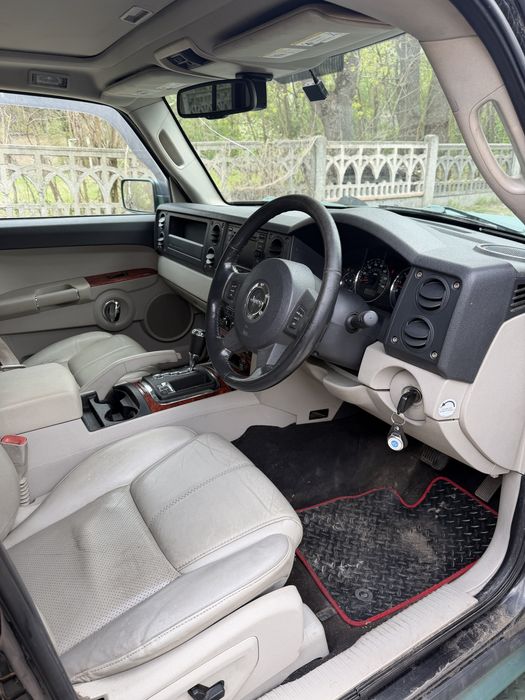 Jeep Commander 3.0 дизель автомат 4*4
