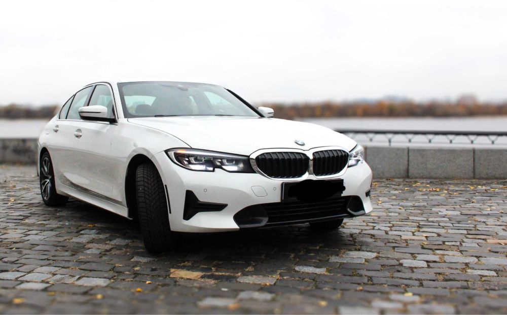 Оренда / прокат авто BMW 330i 2021
