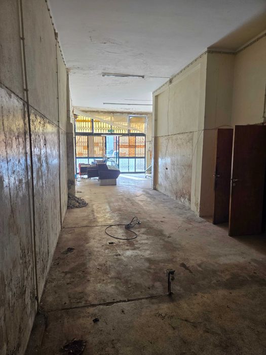 Espaço comercial 110 m2 para venda junto ao futuro Polo Cultural do Porto (Cine-Teatro Vale Formoso)