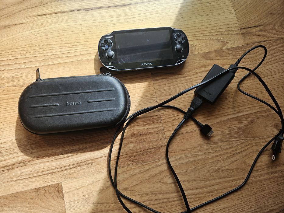 Konsola Sony PS Vita FAT (OLED) Model PCH-1004 | Karta 128GB | Zestaw + Etui + Ładowarka