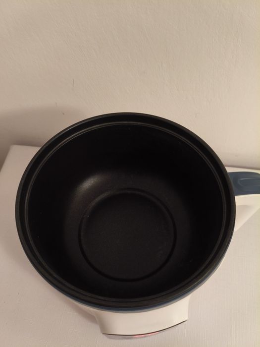 Małe urządzenie do gotowania ryżu, podróżne