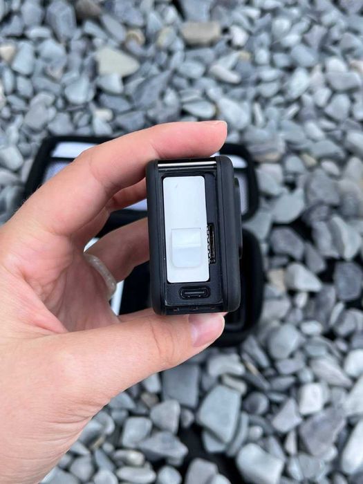 Екшн-камера GoPro Hero 11 з додатковими лінзами.