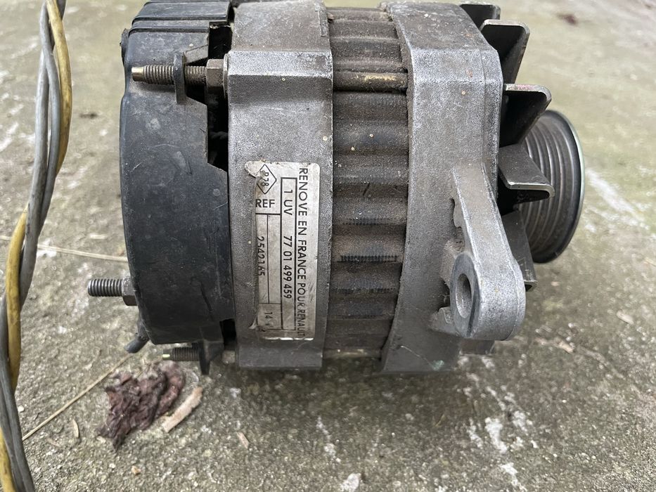 Генератор Рено 19