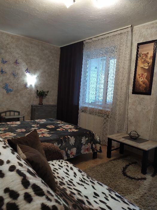 Подобово,ЦЕНТРІ, 1-2 кім,Соборна 58,фіск.чек,чиста!!!