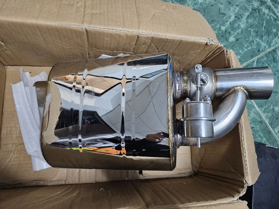 Panela de escape com válvula