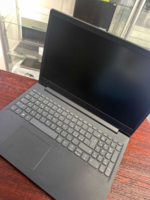 Ноутбук Lenovo V15-IIL 15.6" / Core i5-1035G1 / 8GB RAM / 256GB SSD