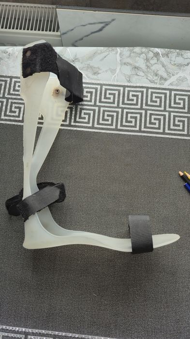 Ортез при падаючій стопі