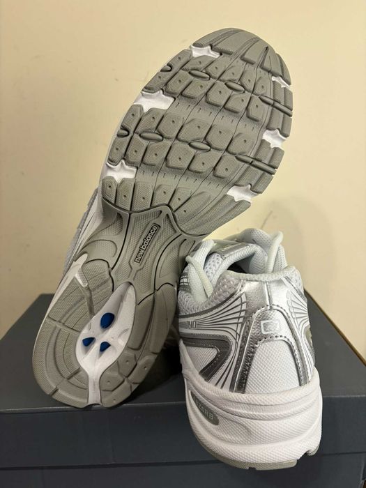 Buty/Sneakersy New Balance U740WM2