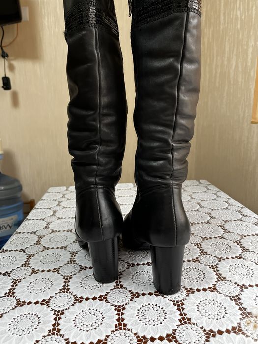 Продам чобітки жіночі