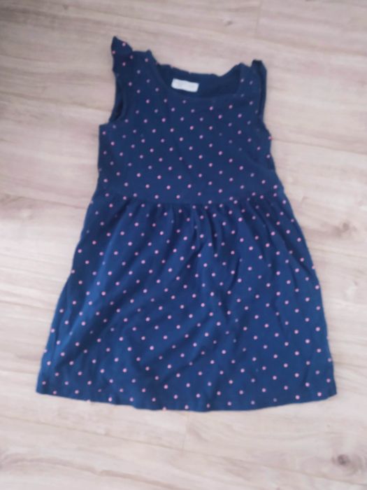 116 bluza HM spodnie HM spodenki sukienka Sinsay