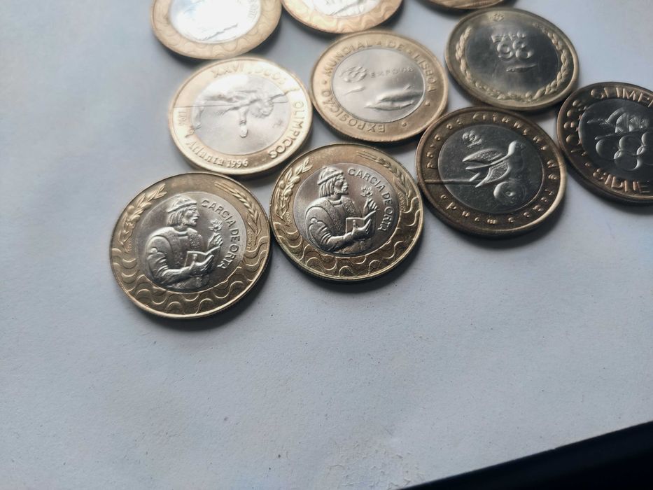 Conjunto de 10 moedas de 200$ TODAS DIFERENTES em Excelente estado