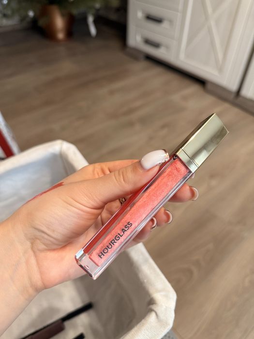 Блиск для губ HOURGLASS Solar з ефектом збільшення об'єму