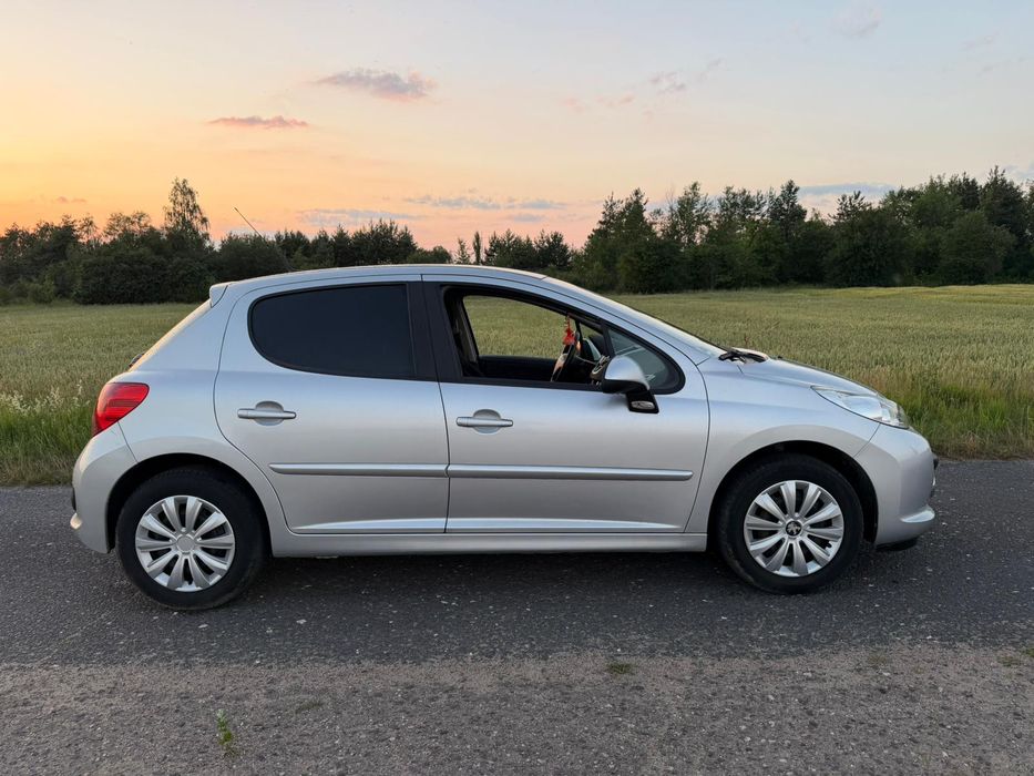 Peugeot 207 benzyna