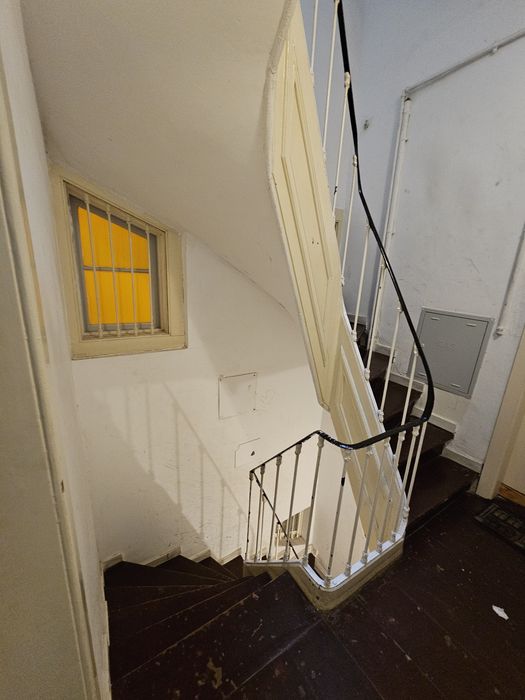 Arrendamento de excelente T1+1, perto metro Avenida Liberdade