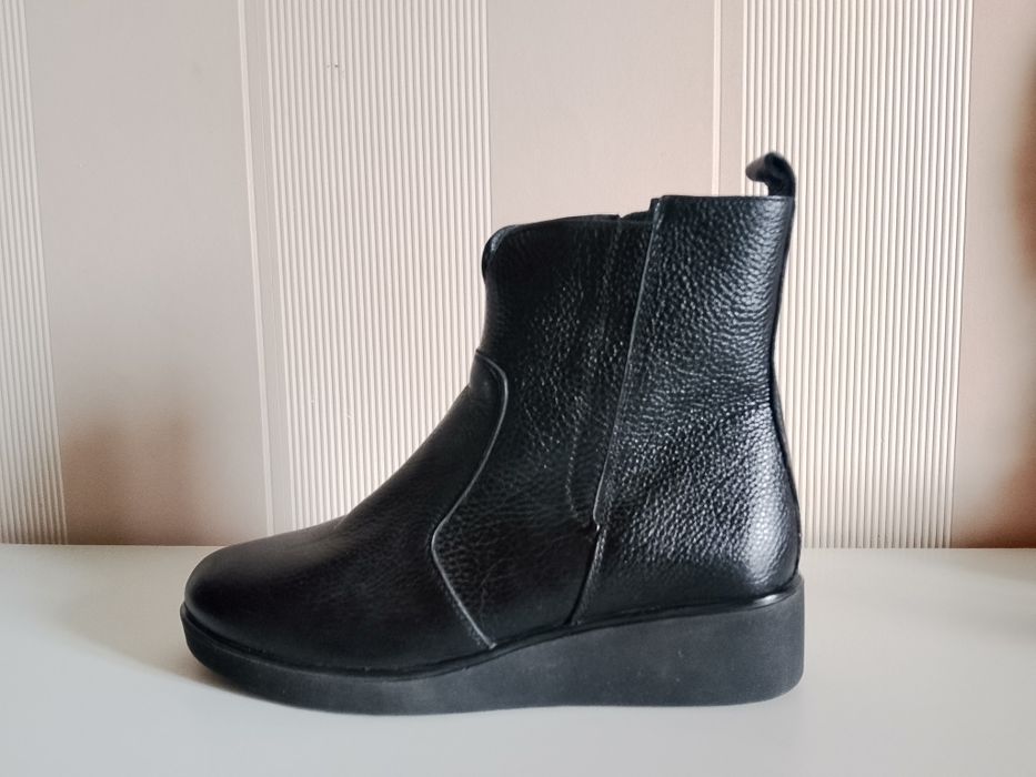 Жіночі ботинки шкіряні