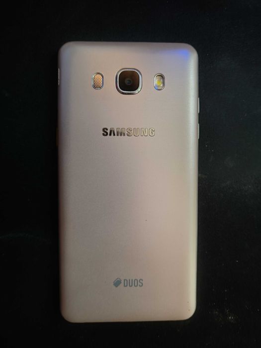 Смартфон Samsung Galaxy J5 (2016) J510H/DS