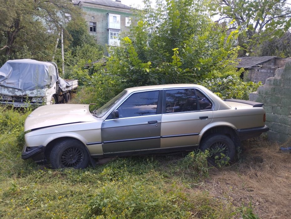 Разборка БМВ е30 по запчастям