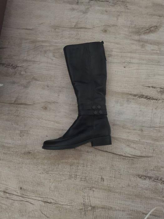 Сапожки гарний стан .Дуже гарна якість кожані.,зимові розмір 39 .