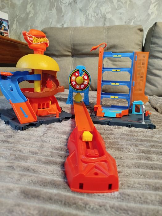 Треки за гарною ціною