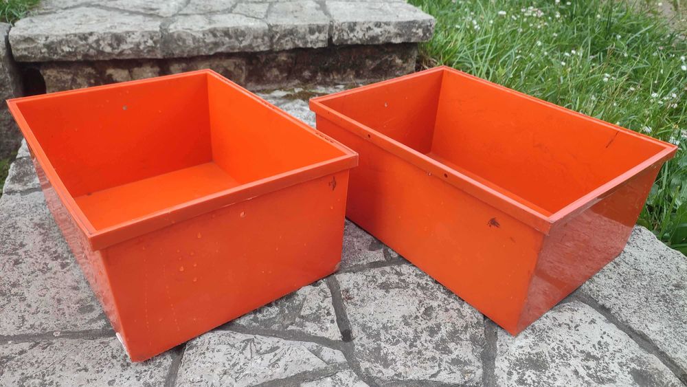 Pojemnik magazynowy 40x30x18 plastik, bardzo solidny. Około 50 sztuk.