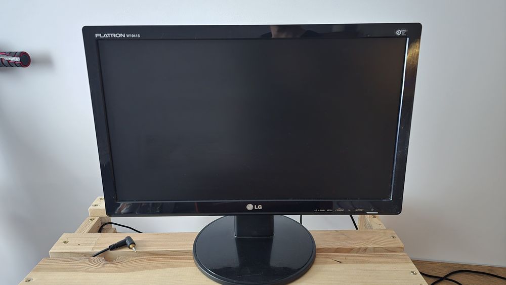 Monitor LG  19 FLATRON W1941S-PF