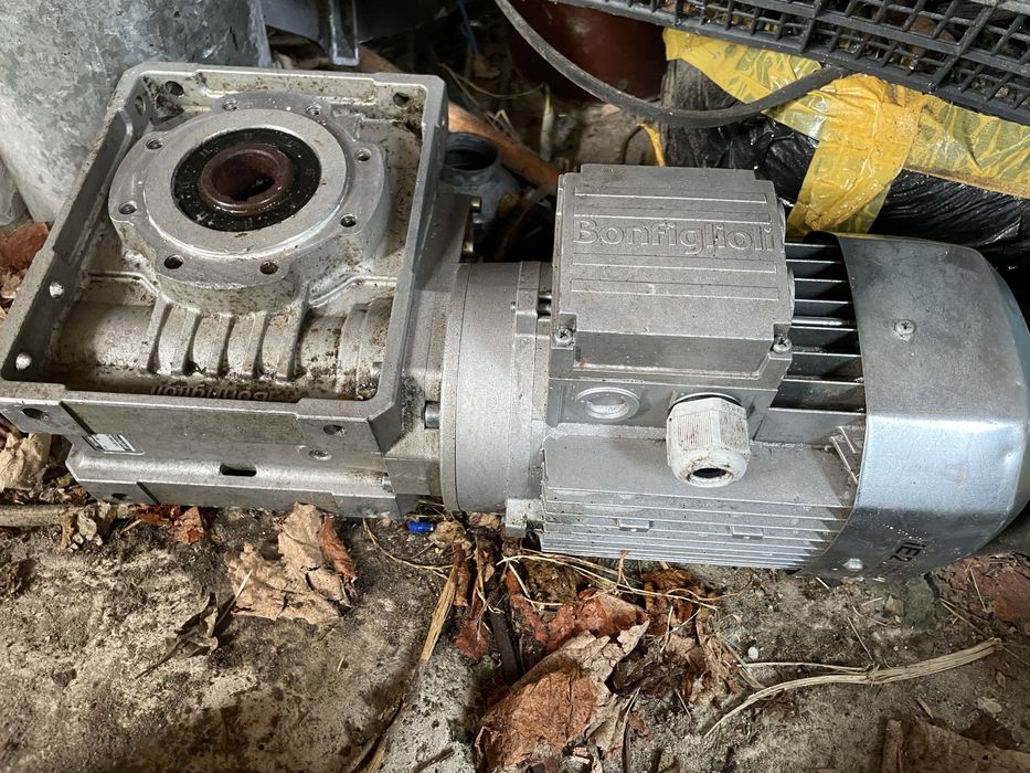 Motoreduktor Bonfiglioli 1.5kW 1430 /143 obr