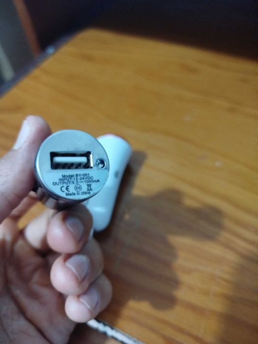 Carregador Adaptador Isqueiro Carro com saída USB carregador telemóvel