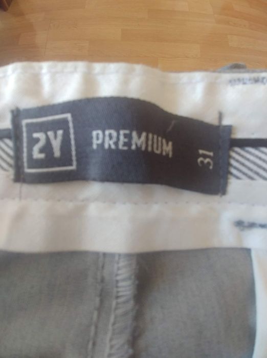 Szare eleganckie nowe męskie spodnie z lampasami - r. M/L