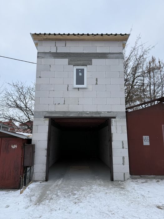 Продаю гараж двоповерховий в кооперативі Дачний 2 по вул. Черемшини