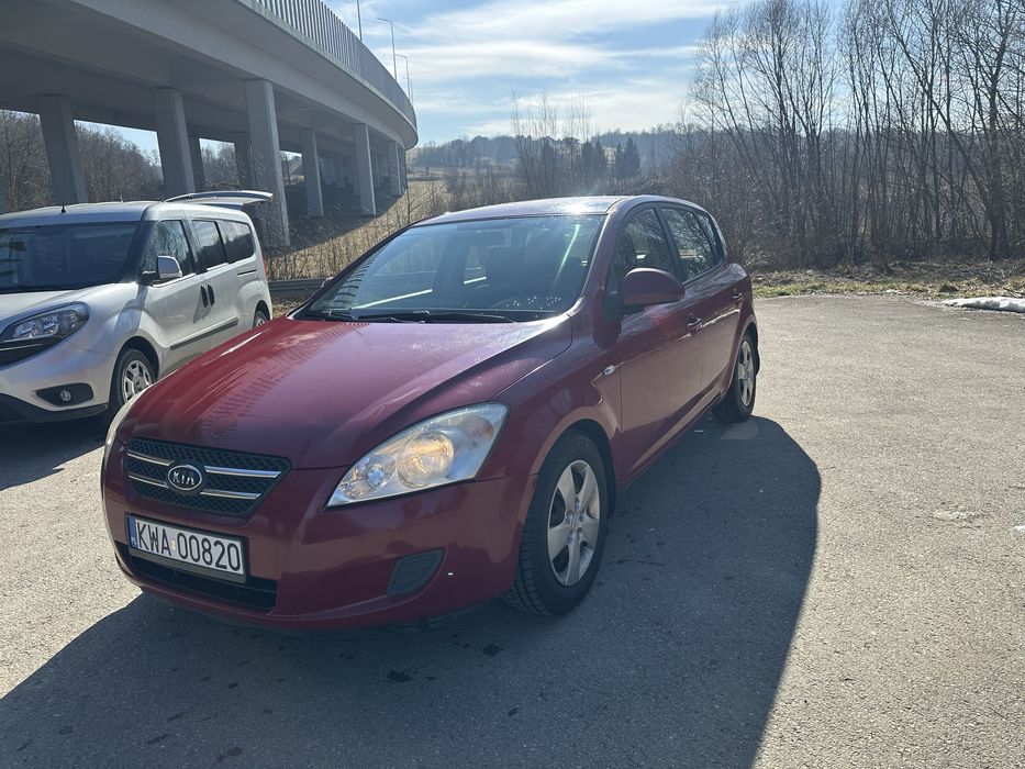 Kia Ceed Salon PL