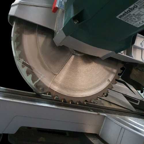 Piła ukośnica Metabo KGS 254 M