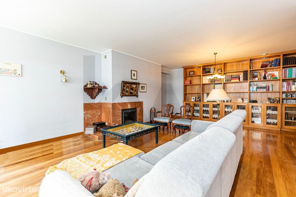 Apartamento T4 no Condomínio Parque das Conchas