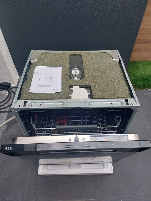 Máquina de lavar loiça AEG encastre FSE63707P7